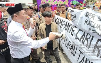 40 Anggota DPRD Kabupaten Pelalawan Resmi Dilantik di Sambut Aksi Demo Sekelompok Mahasiswa