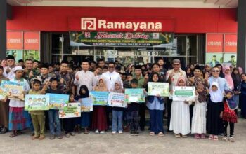 Ratusan Anak Yatim Tersenyum di Ramayana, Zukri Dampingi Belanja Baju Lebaran