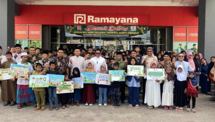 Ratusan Anak Yatim Tersenyum di Ramayana, Zukri Dampingi Belanja Baju Lebaran