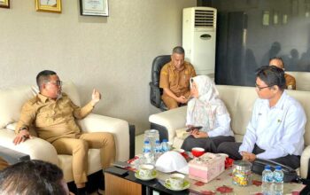 Masyarakat Pulau Mendol Segera Nikmati Listrik 24 Jam, Pemasangan Kabel Bawah Laut Capai 50 Persen